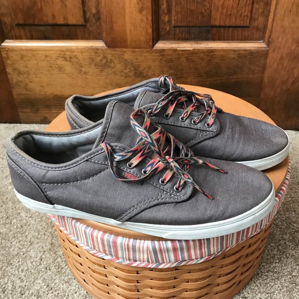 Vans Brown Shoes w/Colorful Laces Size 9
